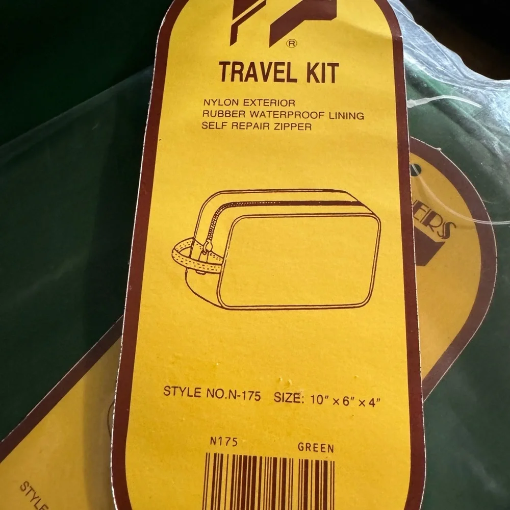 NWT men's travel toiletries case